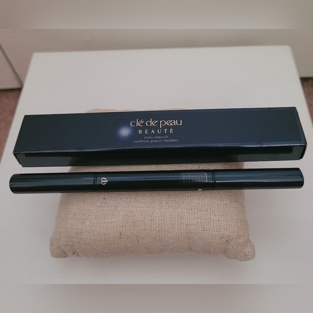 cle' de peau Beaute Eyebrow Pencil Holder
